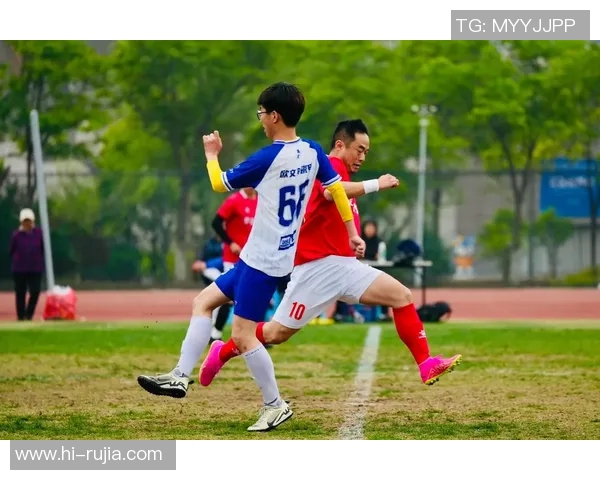 足球明星解说的精彩瞬间与背后故事的深度解析